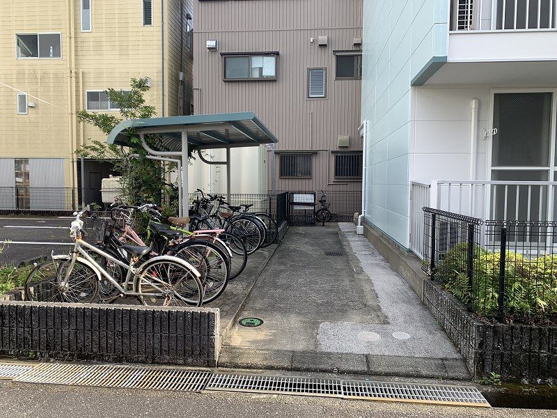 レオパレスポムール 共用部分