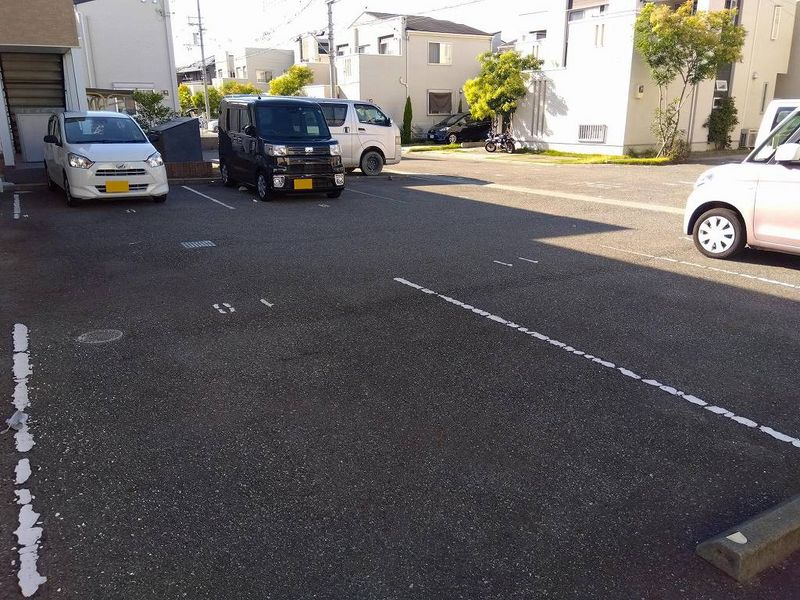 レオパレスメイセイⅢ 駐車場