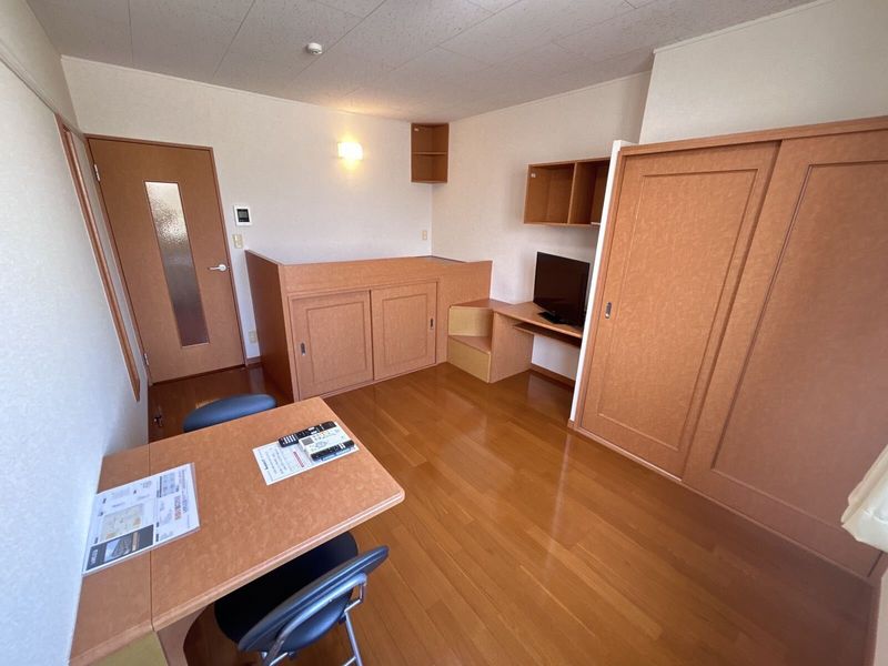 レオパレスダンダンめぐみ 居間