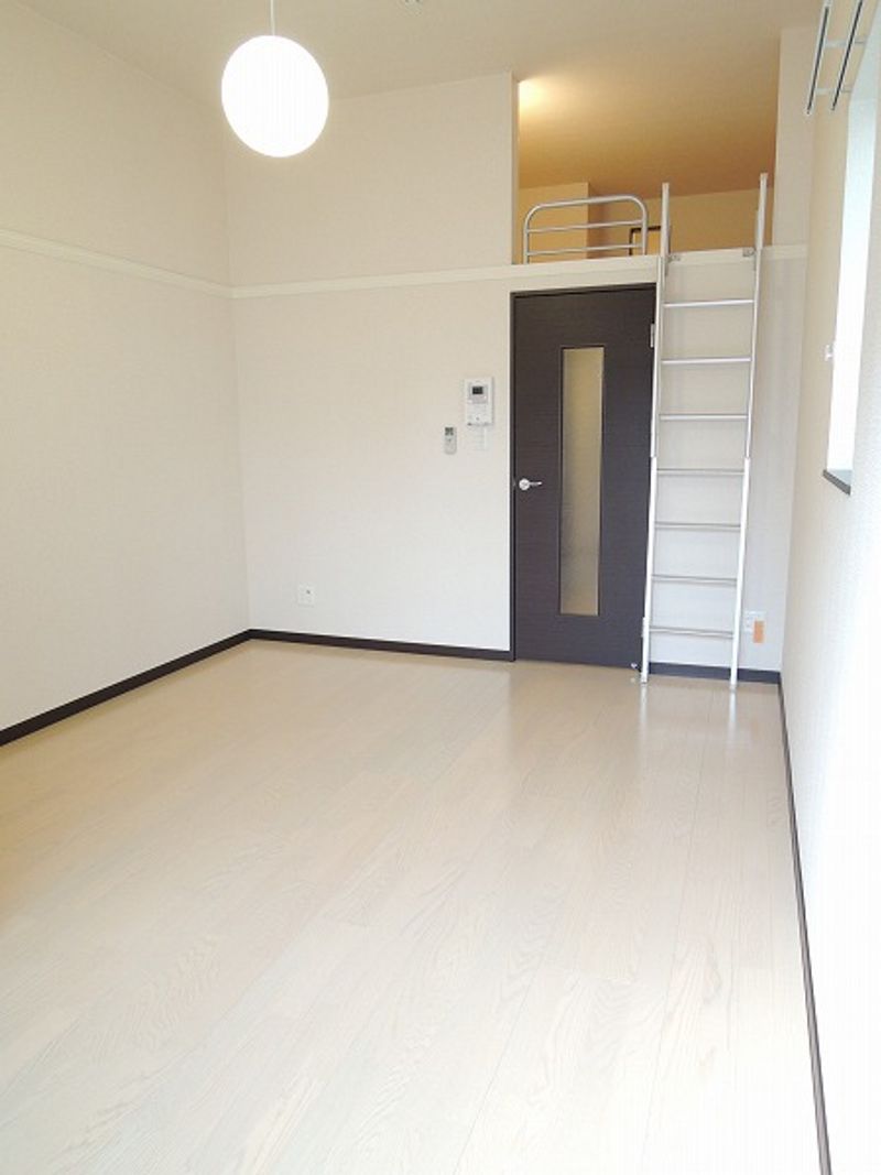 レオネクストクレストタウンＦ 居間