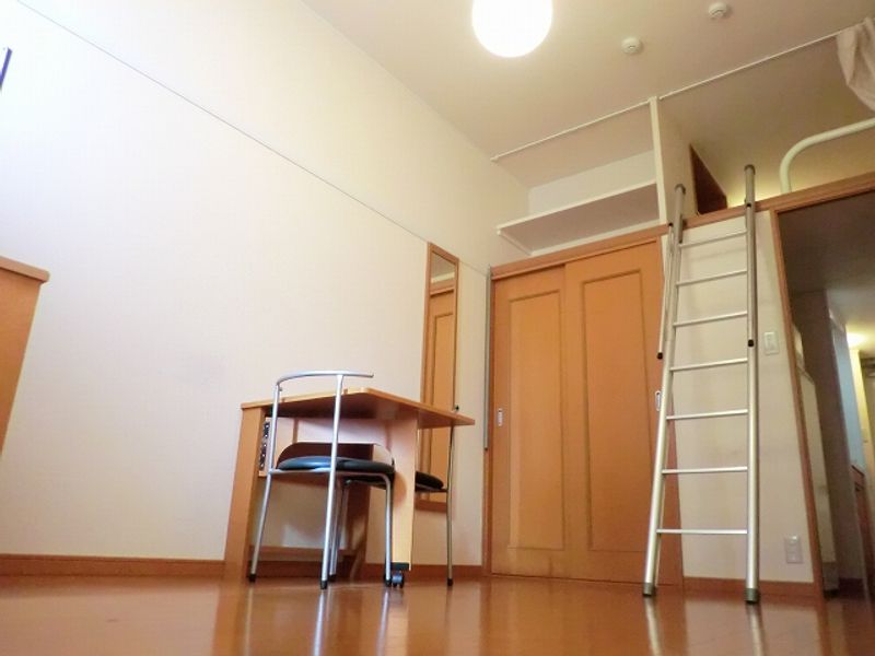 レオパレスプロヴァンス 居間