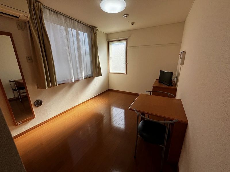 レオパレスポラリス 居間