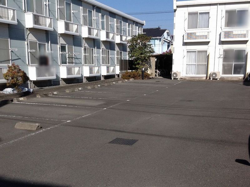レオパレスＥＡＳＥⅠ 駐車場