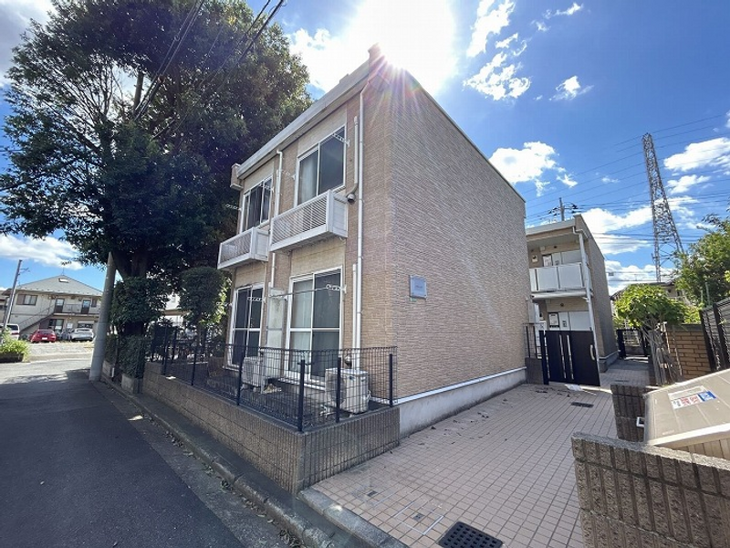 レオパレスフリージア 外観