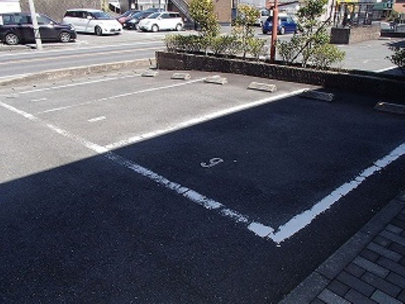 レオパレス大石 駐車場