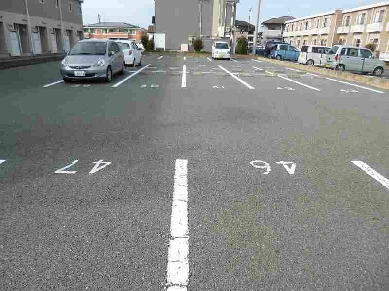 レオパレスサウス　ウインドⅡ 駐車場