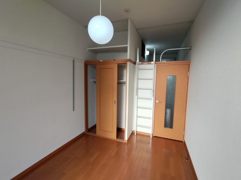 レオパレスコンフォート宇留毛 居間