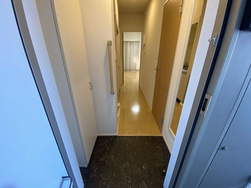 CLEINO Zenshin Honmachi Entrance