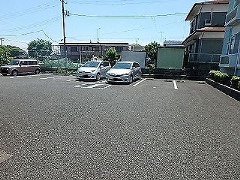 レオパレスＹＴＫ 駐車場