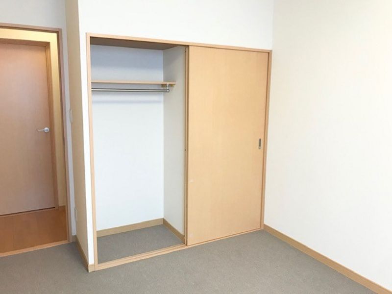 レオパレスアモーレ 収納
