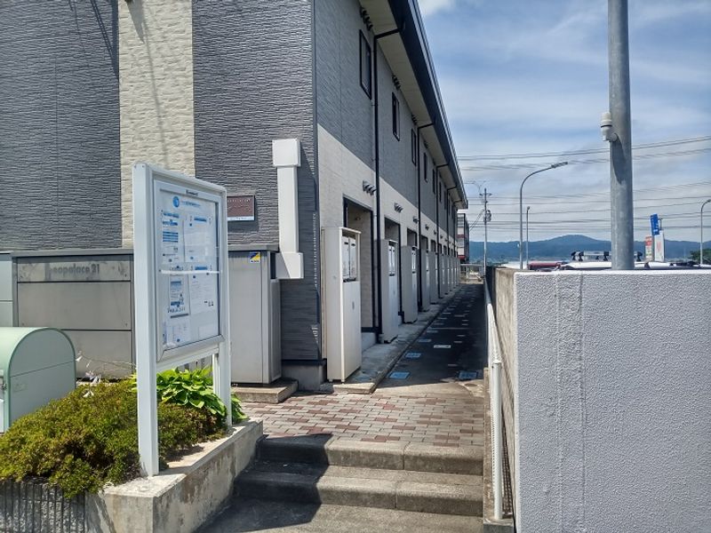 レオパレスシンフォニー エントランス