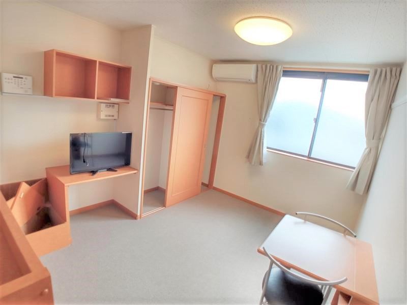 レオパレスサンライズ大川 居間