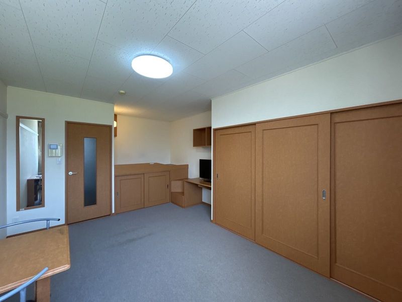 レオパレス柏屋 居間