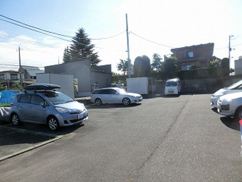 レオパレスルミエールＣ 駐車場