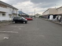 レオパレスＹＯＳＨＩＫＩ 駐車場