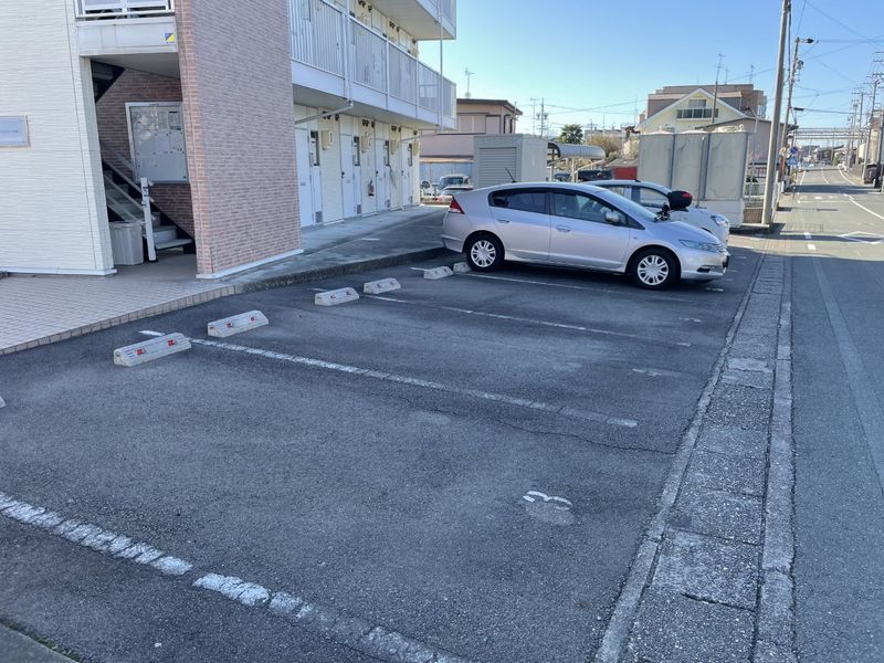 レオパレスベンリー中泉 駐車場