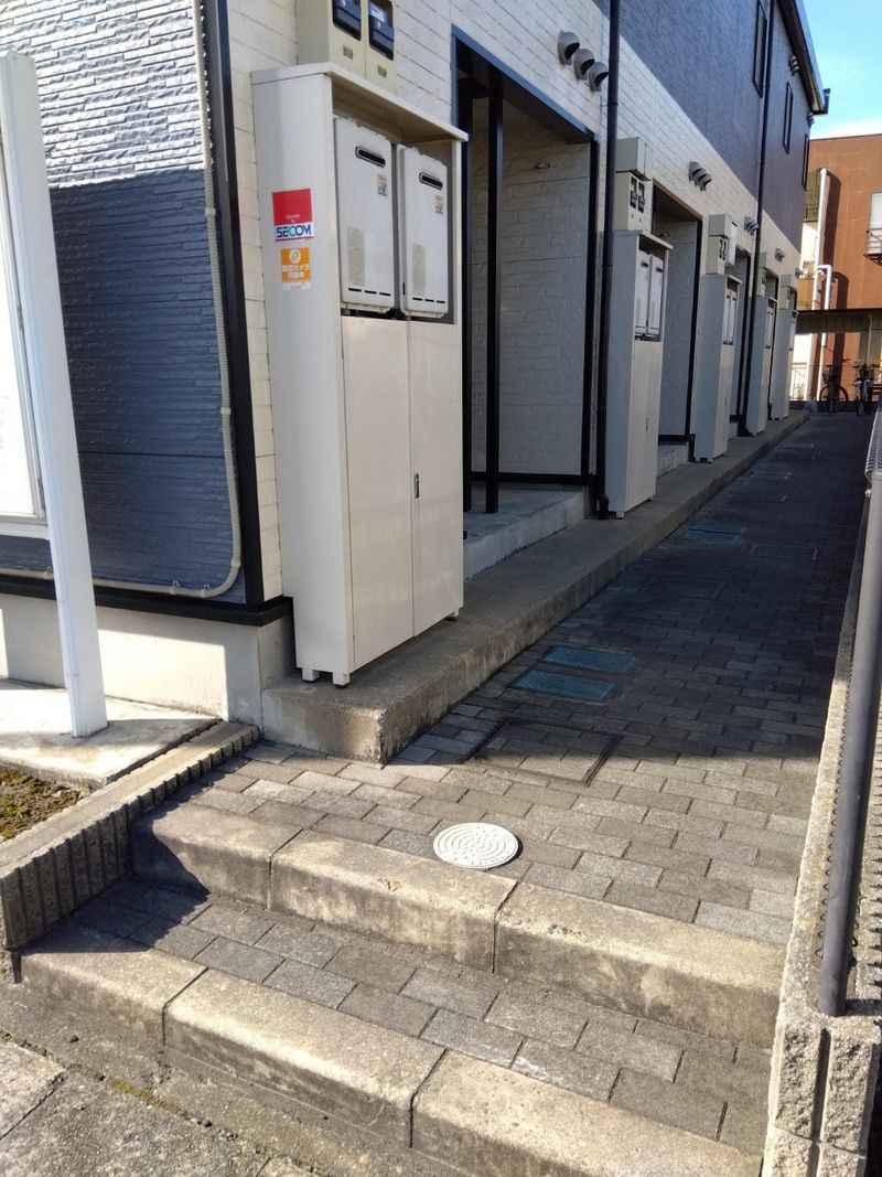 レオパレスアズール松戸 エントランス