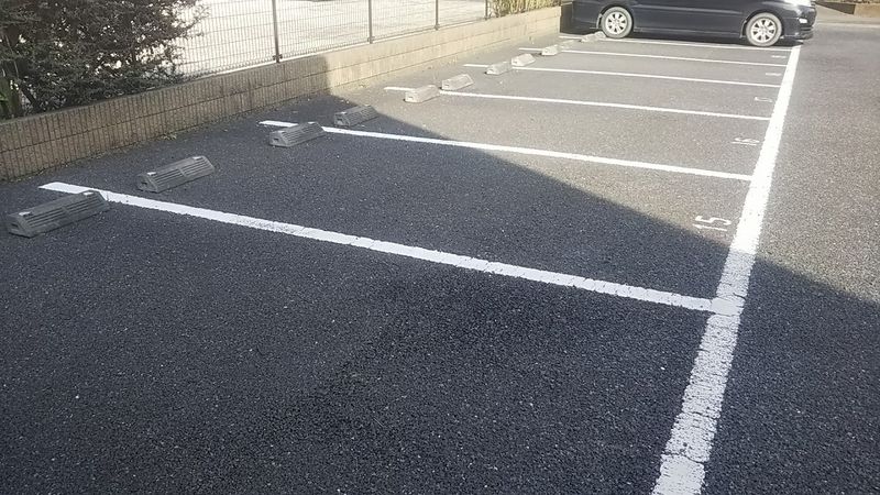 レオパレスドロワ 駐車場