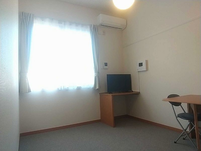 レオパレスフィオラ 居間