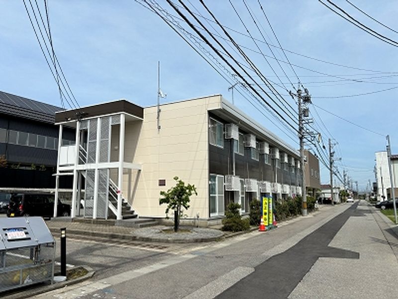 レオパレス加賀温泉駅 外観