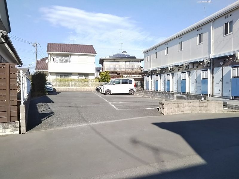 レオパレス水と緑の公園 駐車場