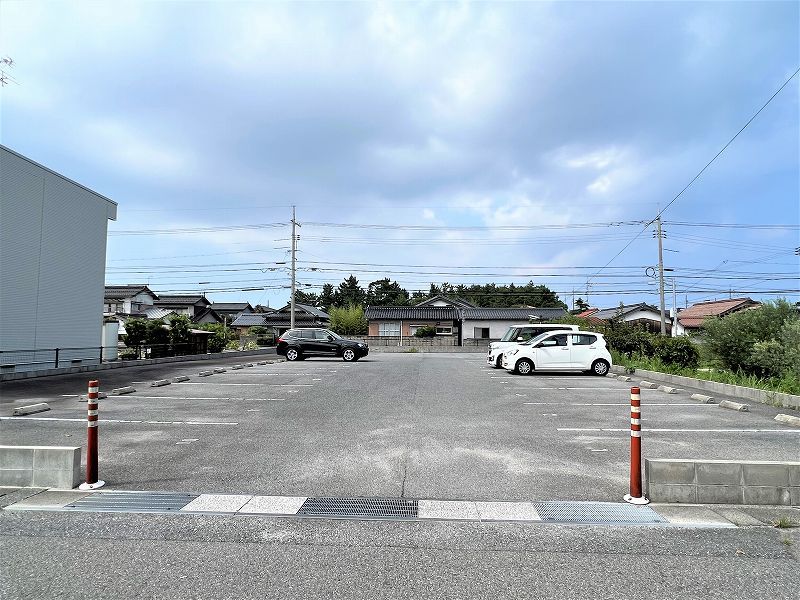 レオネクストｓｅｉｒｉｎⅣ 駐車場