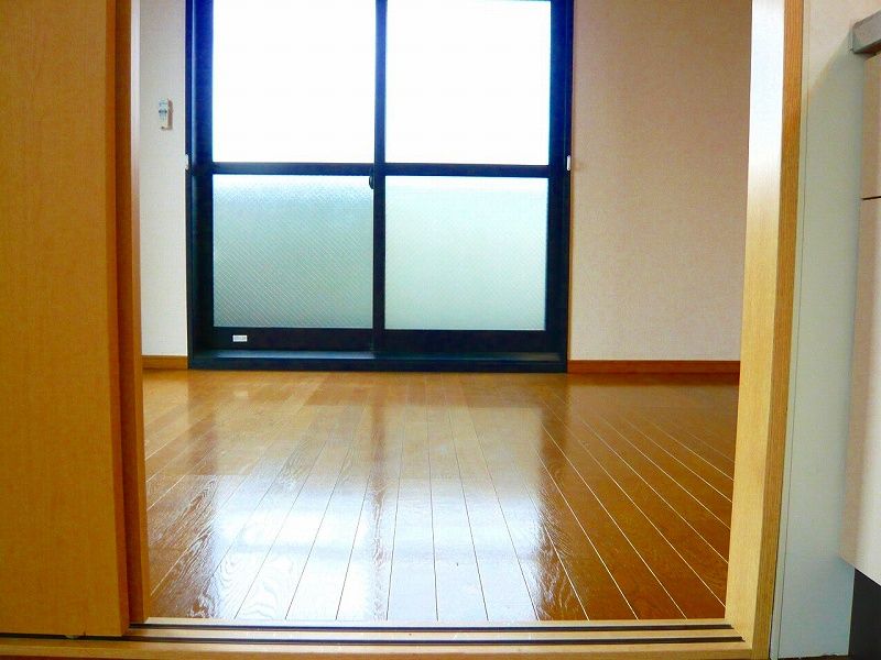 レオパレスグリーンハイツＡ 居間