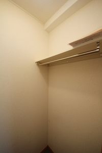 レオパレスメイデン 収納