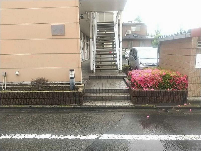 レオパレス富士見台 エントランス