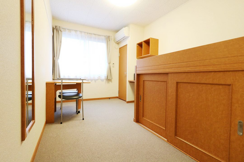 レオパレスフージー桃山 居間