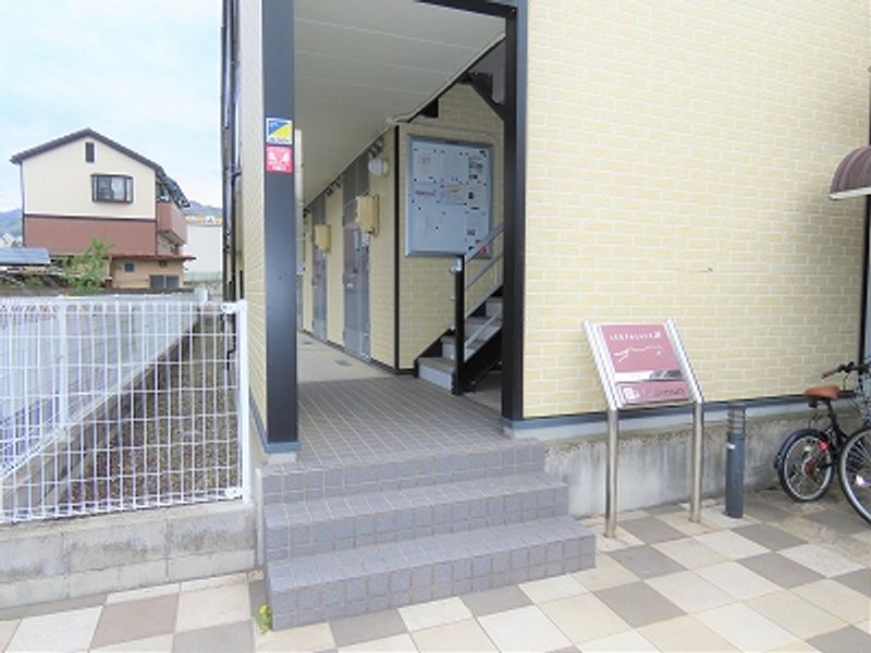 レオパレスグラン　アプリコ エントランス