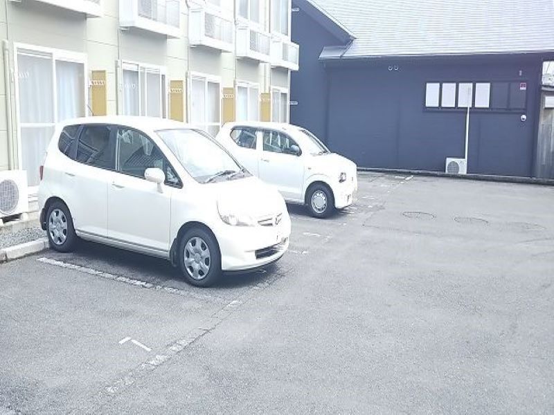 leopalace R210 Parking lot