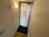 レオパレス光壱番館 玄関