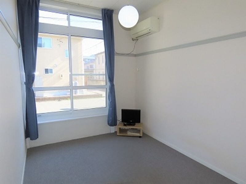 レオパレスドミールⅡ 居間