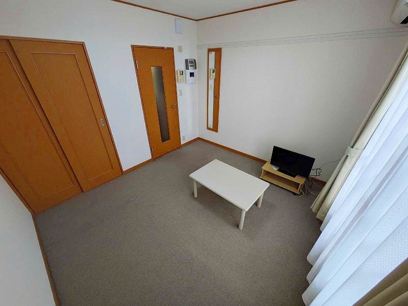 レオパレスパルポート 居間