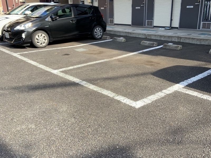 レオパレスＬＡＣＫＹ 駐車場