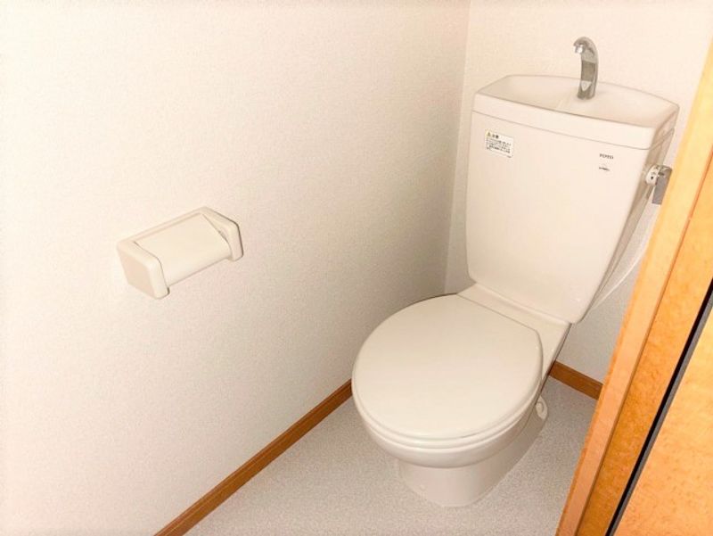 レオパレスグルヌーユ トイレ