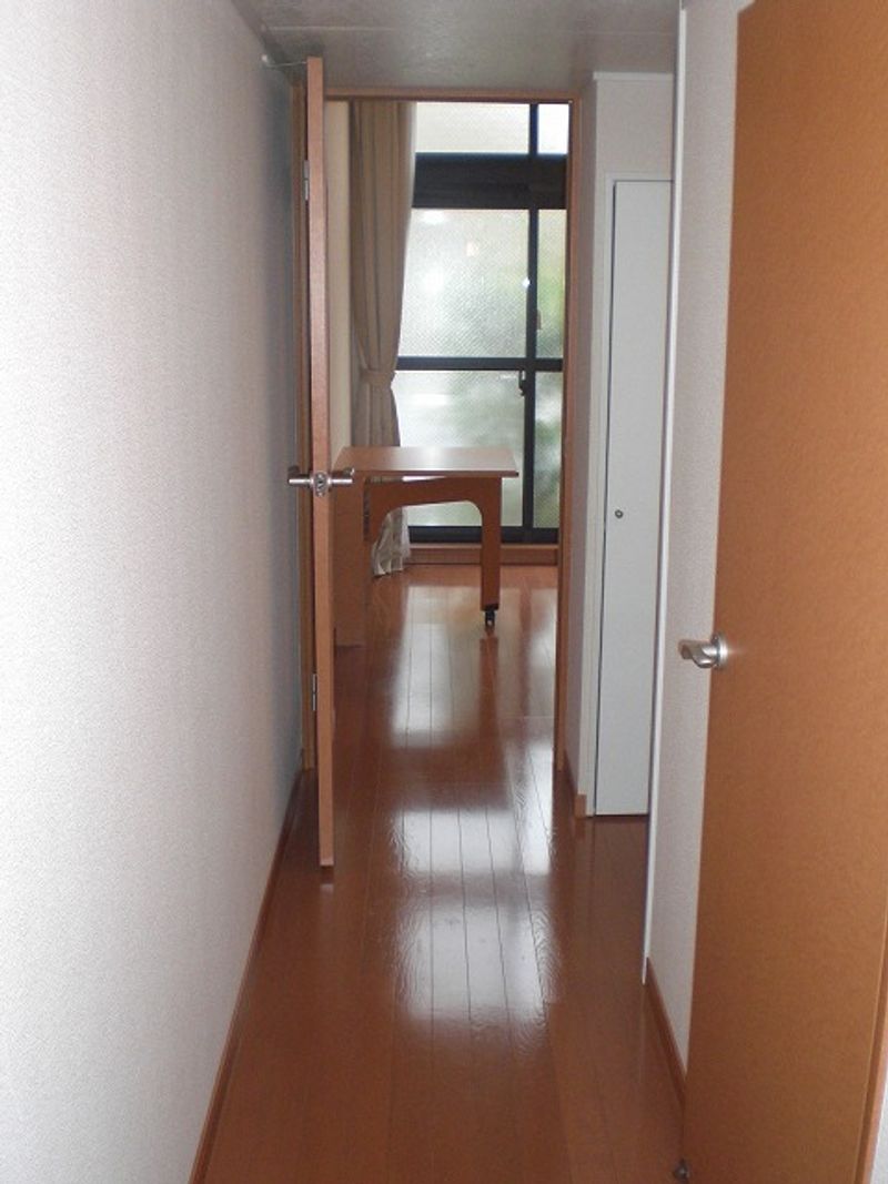 レオパレスシャトー粟山 玄関