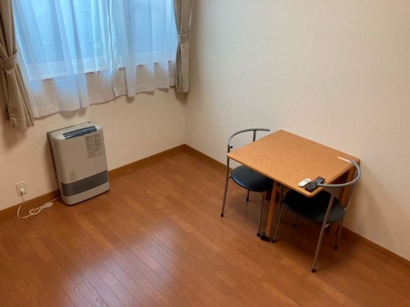 レオパレスバンフィー　Ⅲ 居間