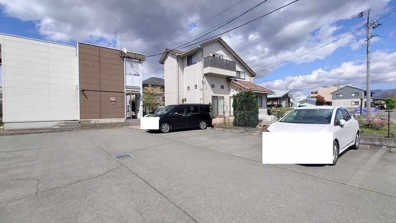 レオパレス竜東橋 駐車場