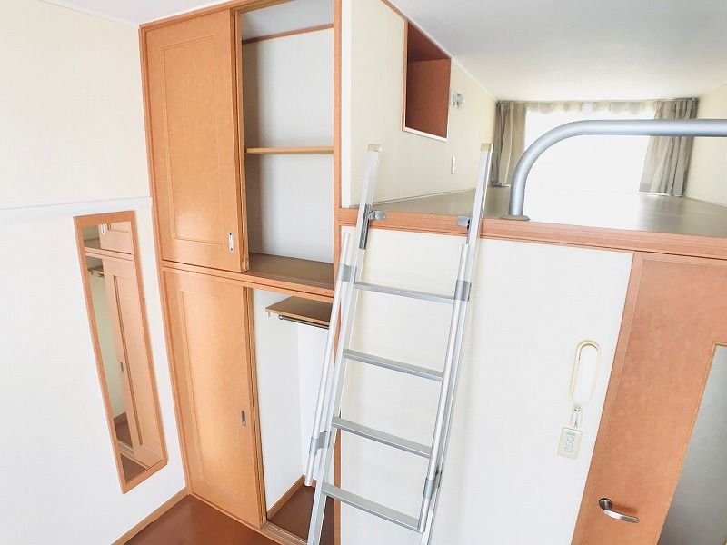 レオパレスオアシス 収納