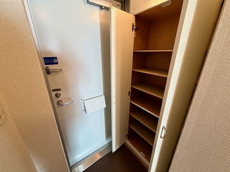 leopalace Utsukushi 현관