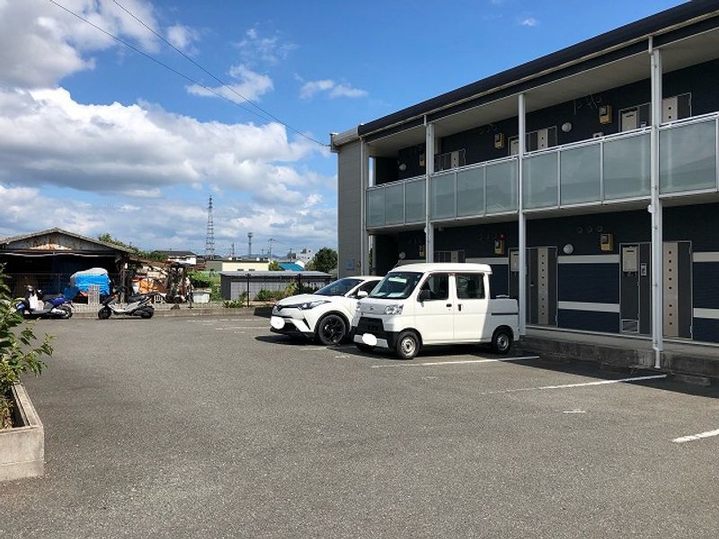 レオネクストトランクィル 駐車場