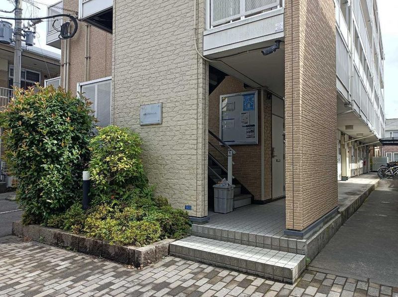 レオパレス薩摩プロヴァンス エントランス