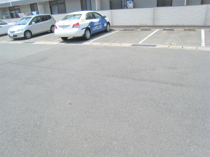レオパレスＨＩＲＯ 駐車場