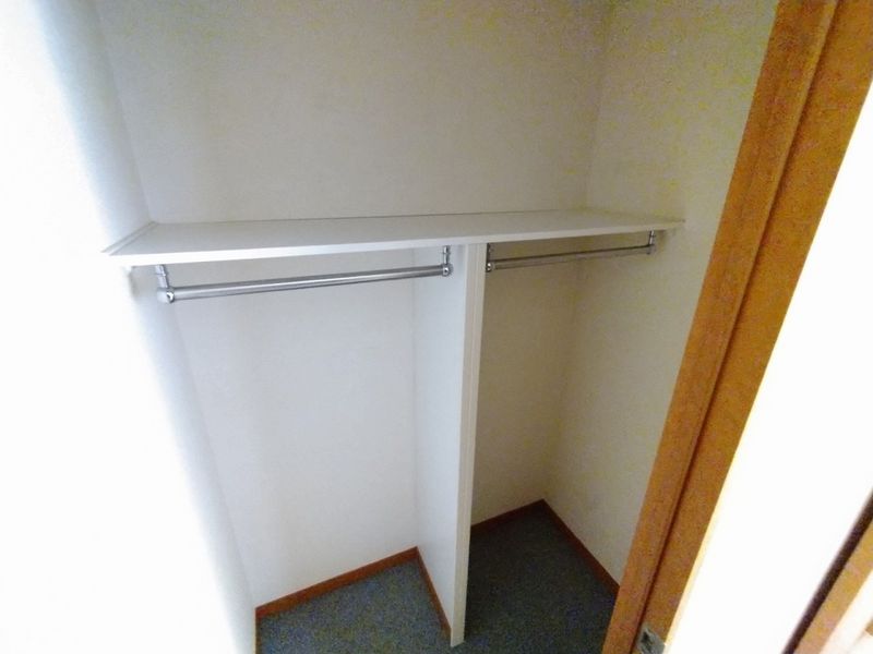 レオパレスヴィラ　ゼルコバ 収納