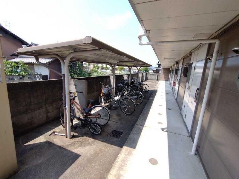 レオパレス川添 共用部分