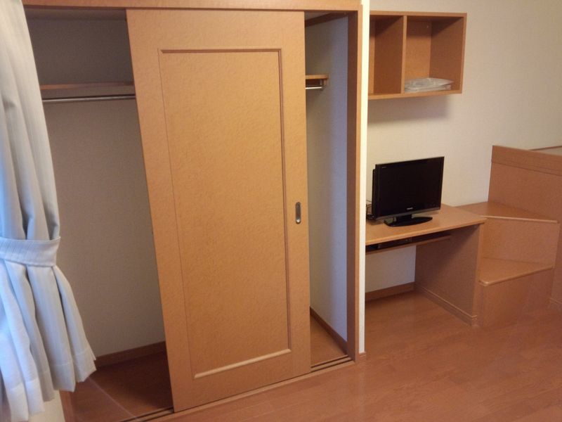 レオパレスエクレール 収納
