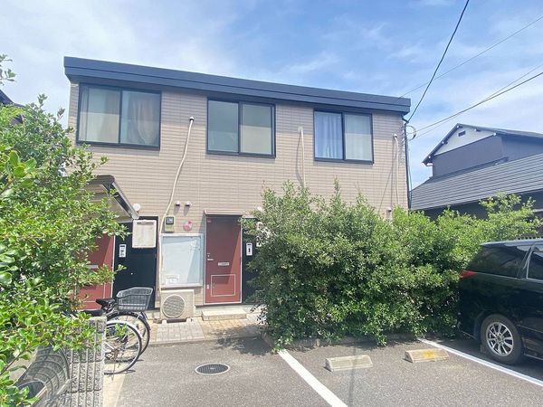レオパレスたかはな 外観
