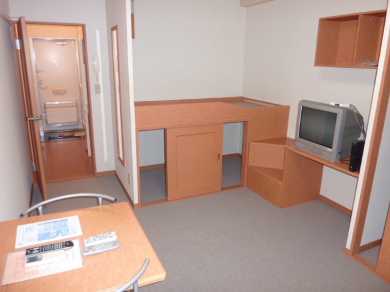 レオパレスウッドヒル 居間